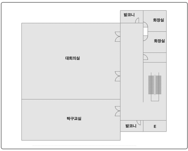 4층에는 화장실, 발코니, 대회의실, 탁구교실, 발코니가 있습니다